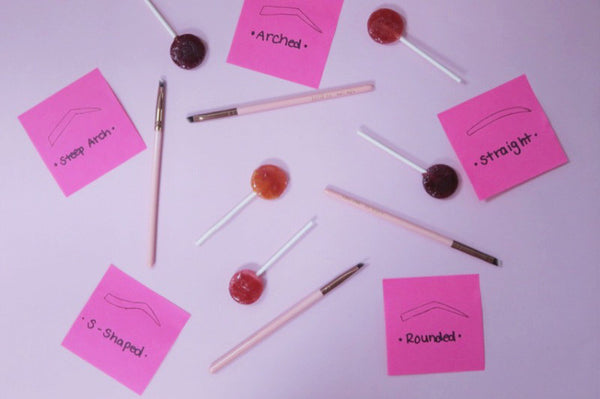 PRODUCT HIGHLIGHT: Small Angled Eye Brush 215